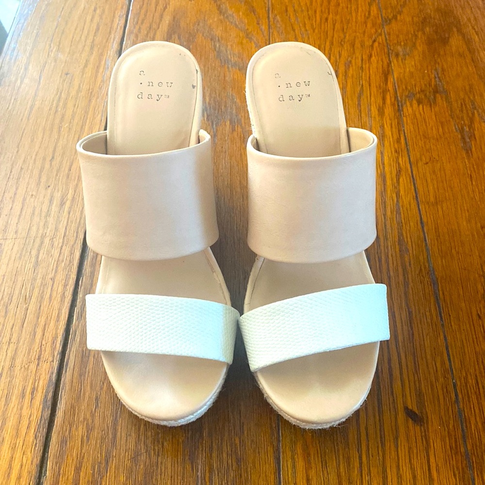 Perfect summer wedges!